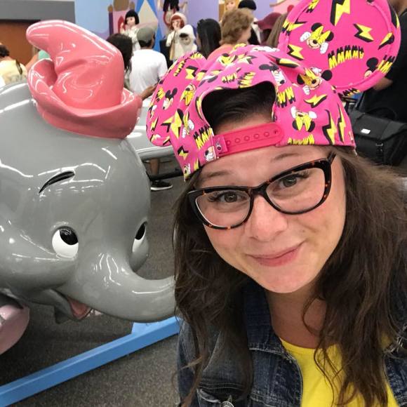 Meet the Posher Other - Meet your Posher, Sara